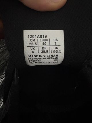 ASICS GEL-KAYANO 14 Negro/Plata