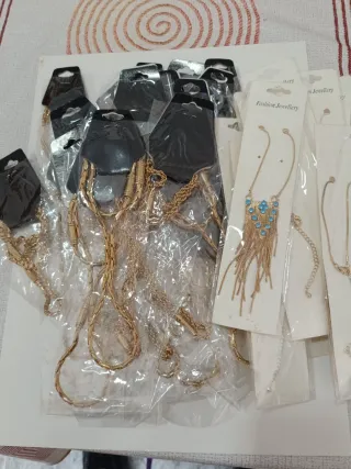 Lote bisutería 40 piezas nuevas