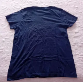 Camiseta azul para estar en casa