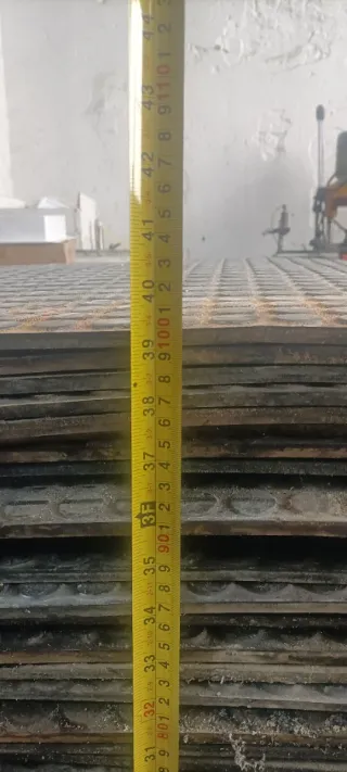 SUELO ANTIDESLIZANTE DE GOMA: GROSOR 1 Cm,1 x 1 Mt