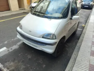 Mini coche en buen estado