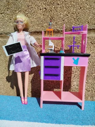 Muñeca Científica estilo Barbie con Accesorios