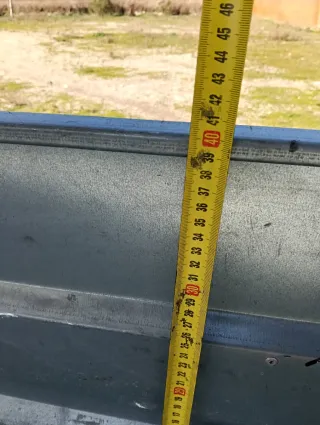 Remolque con tapa blanca