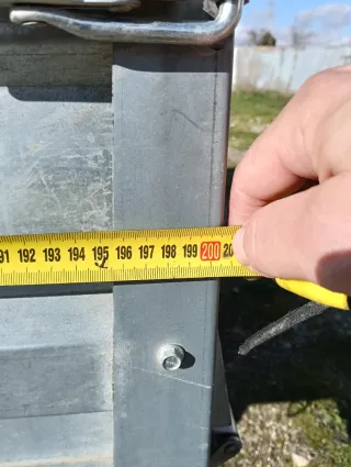 Remolque con tapa blanca