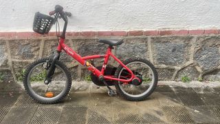 Bicicleta infantil Btwin roja