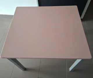 Mesa y 2 sillas infantiles