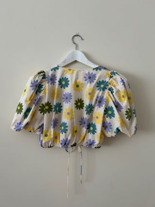 Top blanco con flores - Zara (xs)