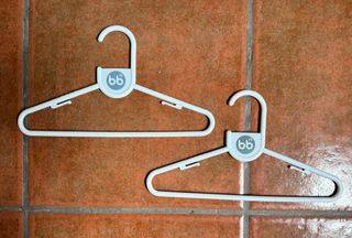 Pack 33 Perchas Plástico Infantiles Rosas y Blanca