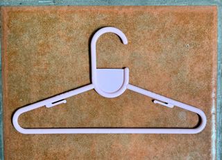 Pack 33 Perchas Plástico Infantiles Rosas y Blanca