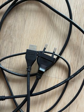 PS4 (PlayStation 4 slim) + 5 Juegos