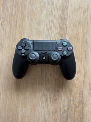 PS4 (PlayStation 4 slim) + 5 Juegos