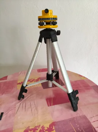 Trípode para nivel láser