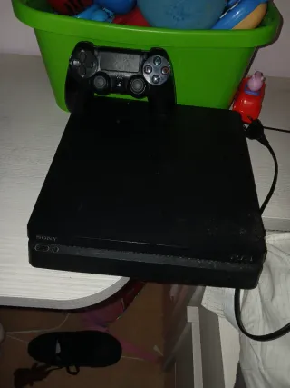 Consola PS4 Sony Negra + Mando