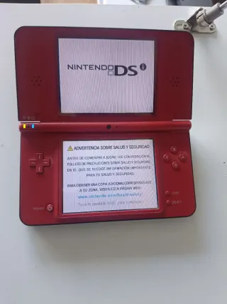 Nintendo DSi XL Edición Mario 25 Aniversario