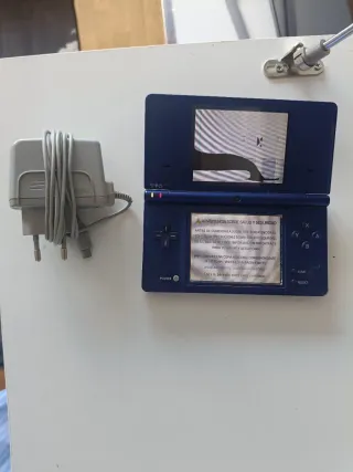 Nintendo DSi XL Edición Mario 25 Aniversario