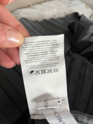 Falda plisada gris mujer