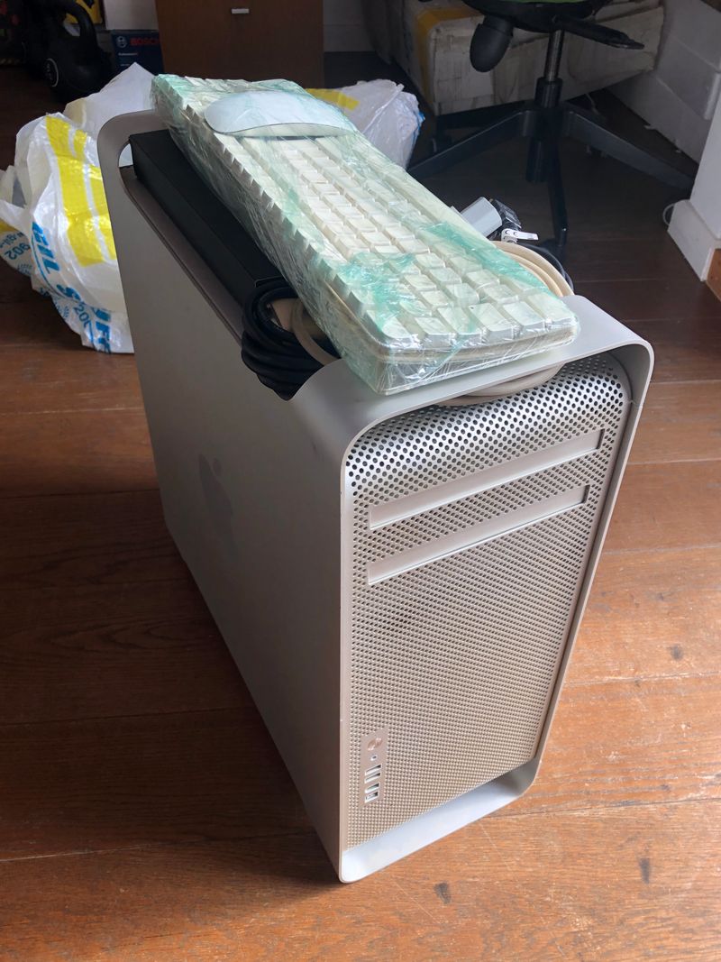 Mac Pro 1,1 Quad Core 2,66GHz  Mac OS LION