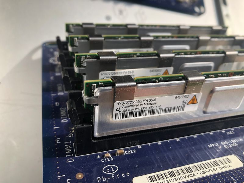 Mac Pro 1,1 Quad Core 2,66GHz  Mac OS LION afbeelding 7