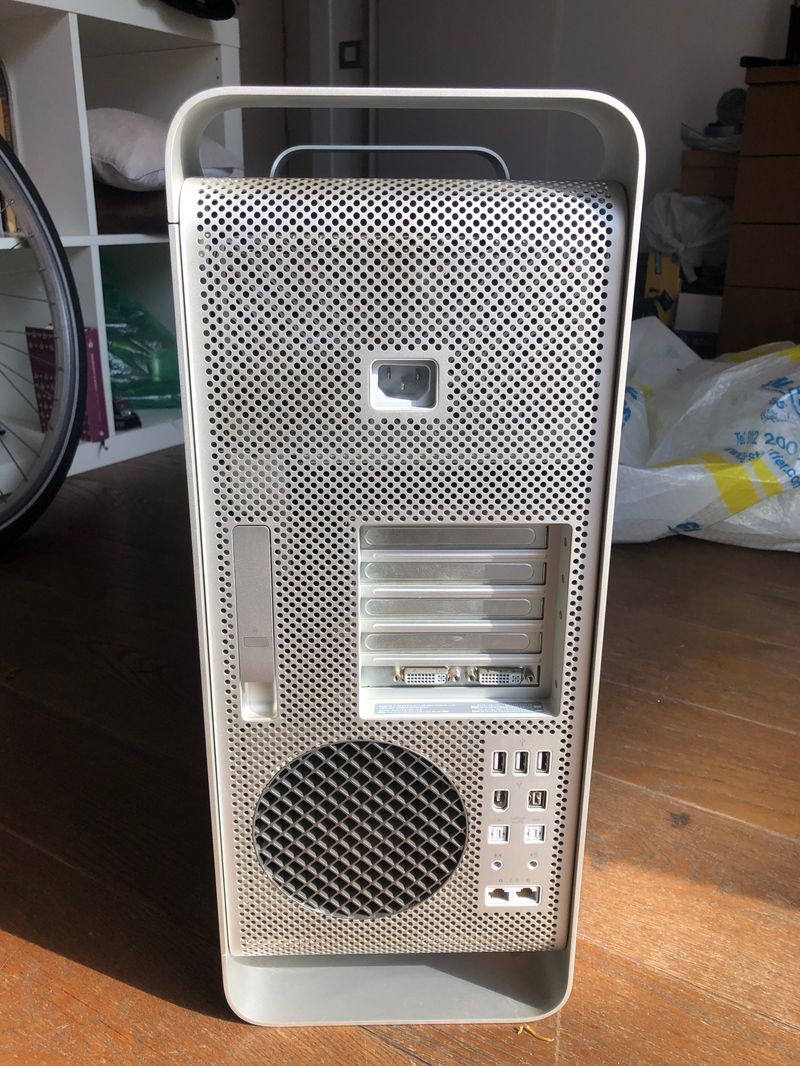 Mac Pro 1,1 Quad Core 2,66GHz  Mac OS LION afbeelding 3