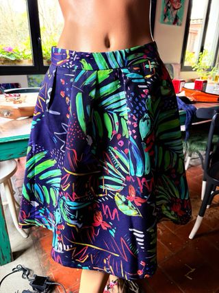 Falda glamour estampado tropical