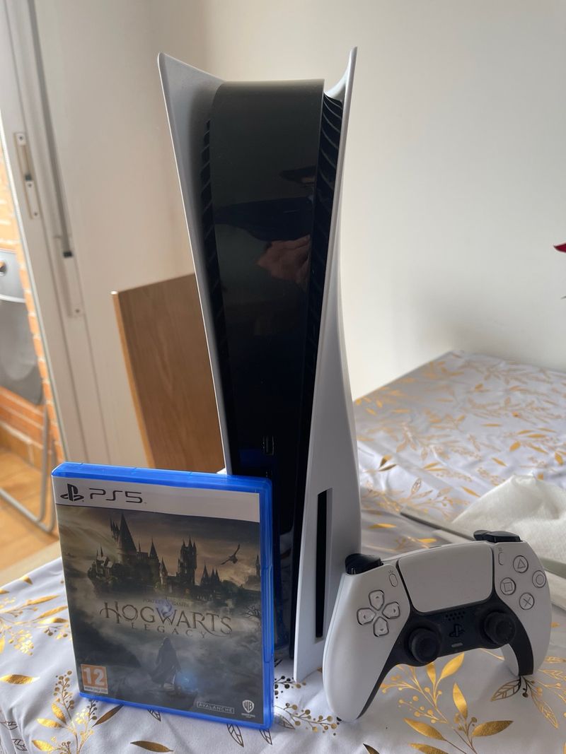 Consola Sony PS5 Standard 825GB + Mando