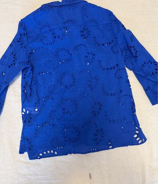 Camisa bordada Zara azul