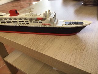 Replica Queen Elizabeth II