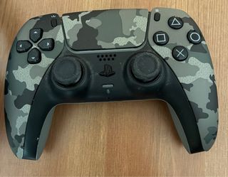 Auriculares Pulse 3D y Mando DualSense Camuflaje