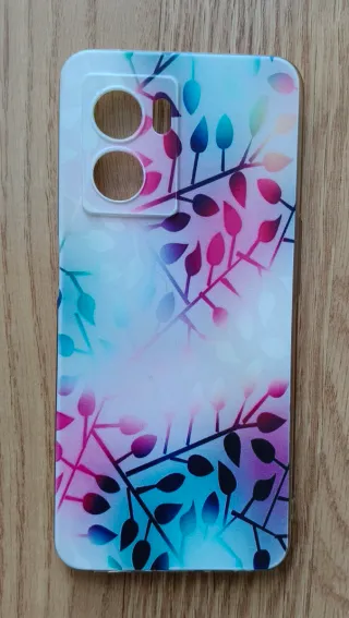 Oppo A77 5G con accessori