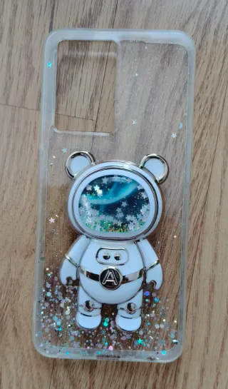 Oppo A77 5G con accessori