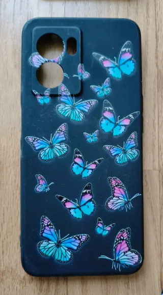 Oppo A77 5G con accessori