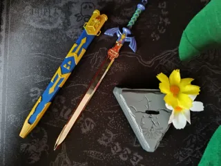 Réplica Espada Maestra + Base + Funda