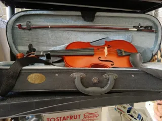 Viola para niño con arco y funda.