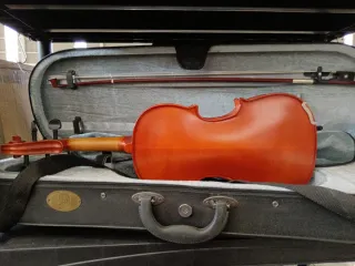 Viola para niño con arco y funda.