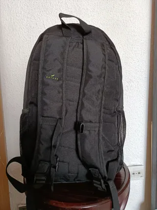 Mochila negra gran capacidad como nueva