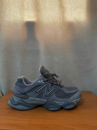 New Balance 9060 Gris nueva y sin uso