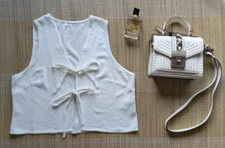 Top blanco con lazadas frontal - Estilo romántico