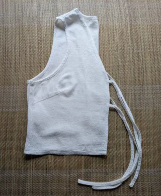 Top blanco con lazadas frontal - Estilo romántico