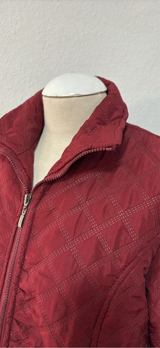 Chaqueta anorak burdeos acolchada