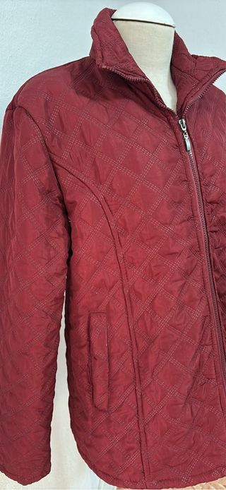 Chaqueta anorak burdeos acolchada