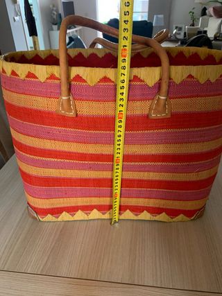 Capazo de mimbre rayas naranja y rosa