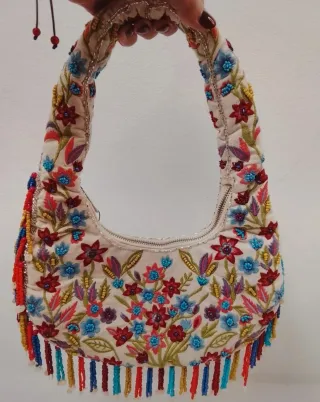 Bolso Zara bordado flores y abalorios