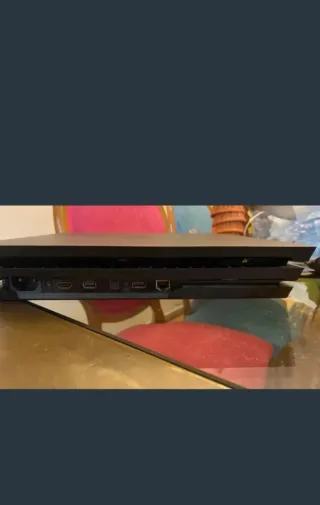 Consola PS4 Pro Negra + Mando y Cables