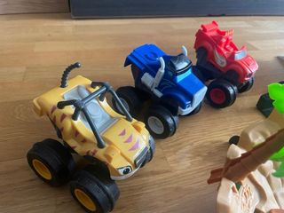 Mega Circuito Blaze & Monster Machines + 13 coches