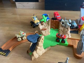 Mega Circuito Blaze & Monster Machines + 13 coches