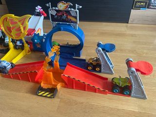 Mega Circuito Blaze & Monster Machines + 13 coches