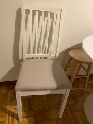 Mesa comedor redonda blanca y 4 sillas