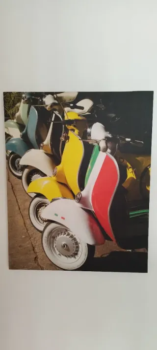 Cuadro tipo lienzo de Vespas comprado en la Oca .