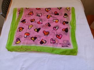 Foulard Moschino in seta con cuori