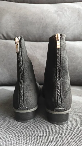 Botines negros antelina